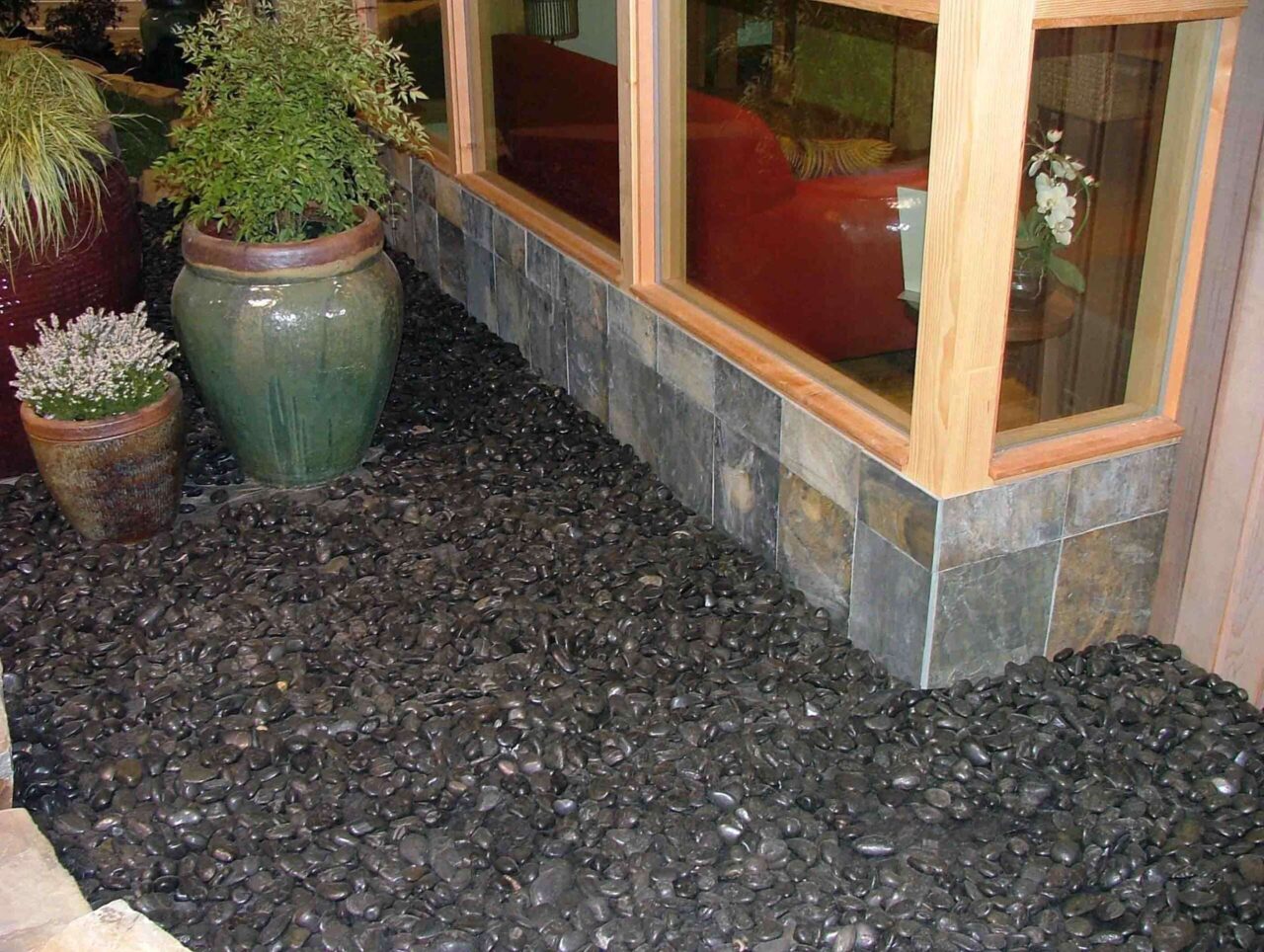 Polished Black Pebbles 1½" - 2½" 5 Polished Pebble - Black 1½ - 2½"