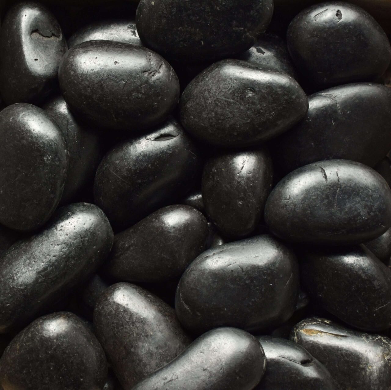 Polished Black Pebbles 1½" - 2½" 1 Polished Black Pebbles 1½" - 2½"