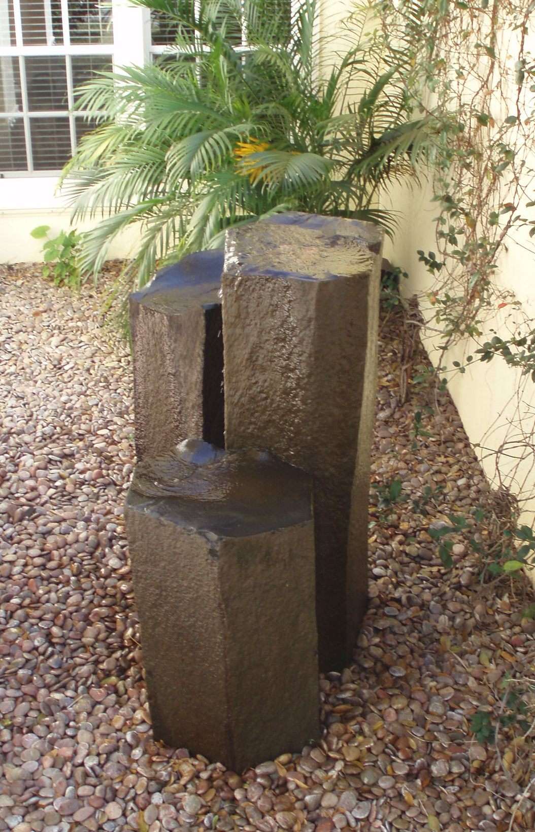 Grand Coulee Basalt Column Fountain, ~20" Wide 5 Grand Coulee Basalt Column Fountain, ~20" Wide