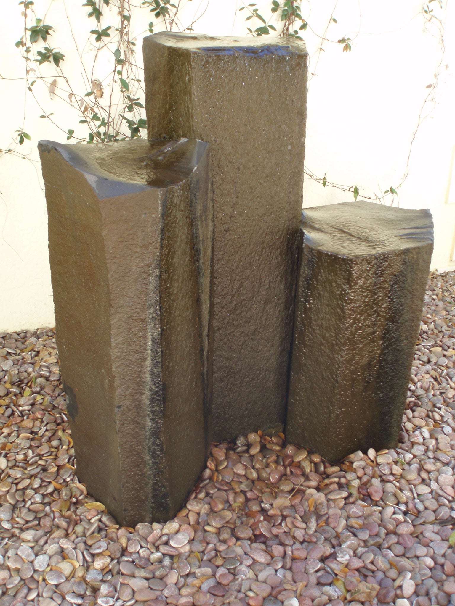 Grand Coulee Basalt Column Fountain, ~20" Wide 3 Grand Coulee Basalt Column Fountain, ~20" Wide